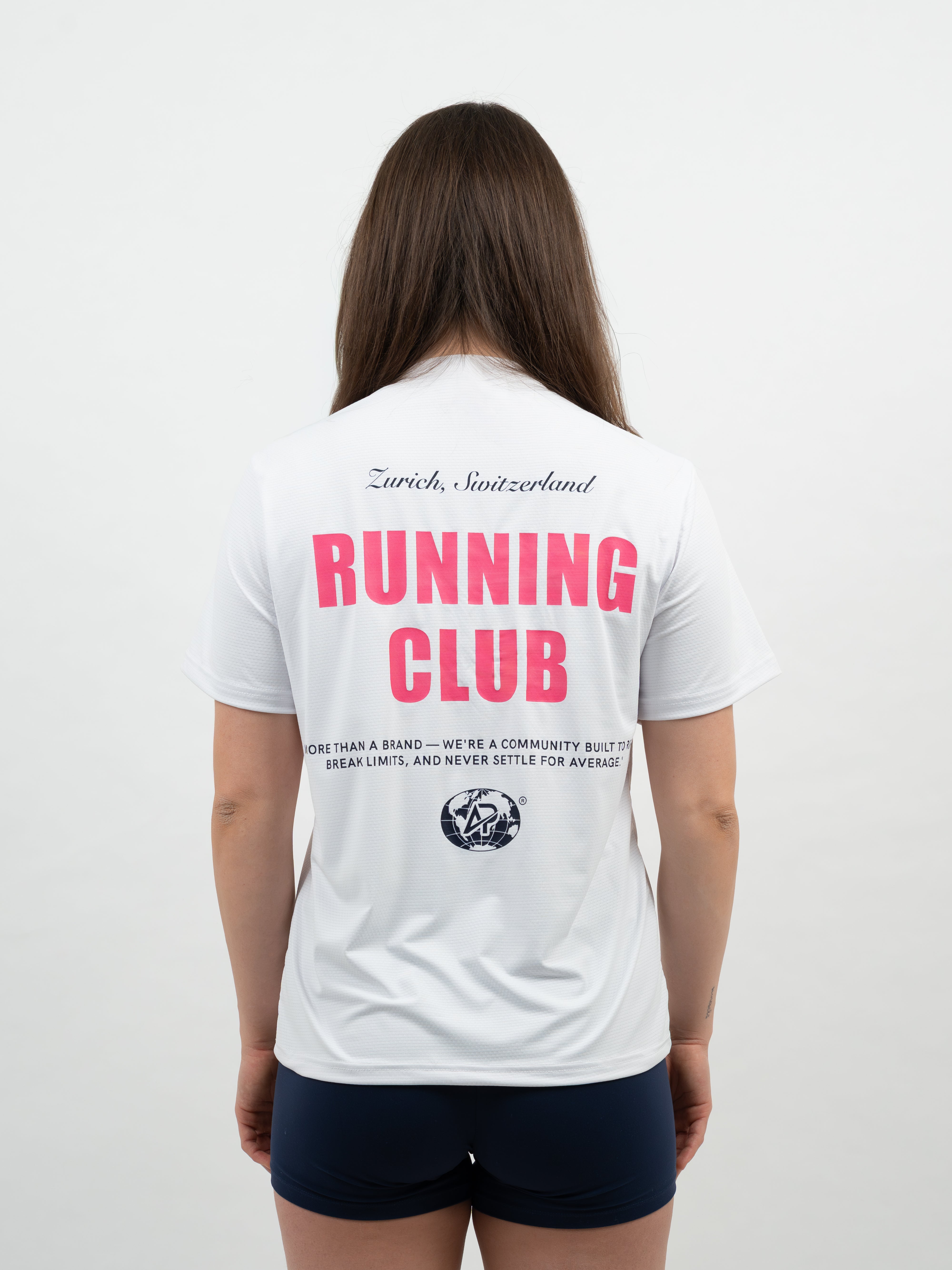 Running Club Performance T-Shirt in Natural White, Trageansicht