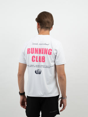 Mann von hinten im weissen T-Shirt mit pinkem Running-Club-Print und Schriftzug Zurich, Switzerland